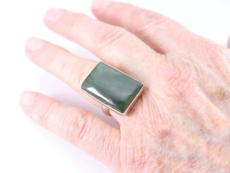 Vintage Sterling Silver & Green Agate Ring