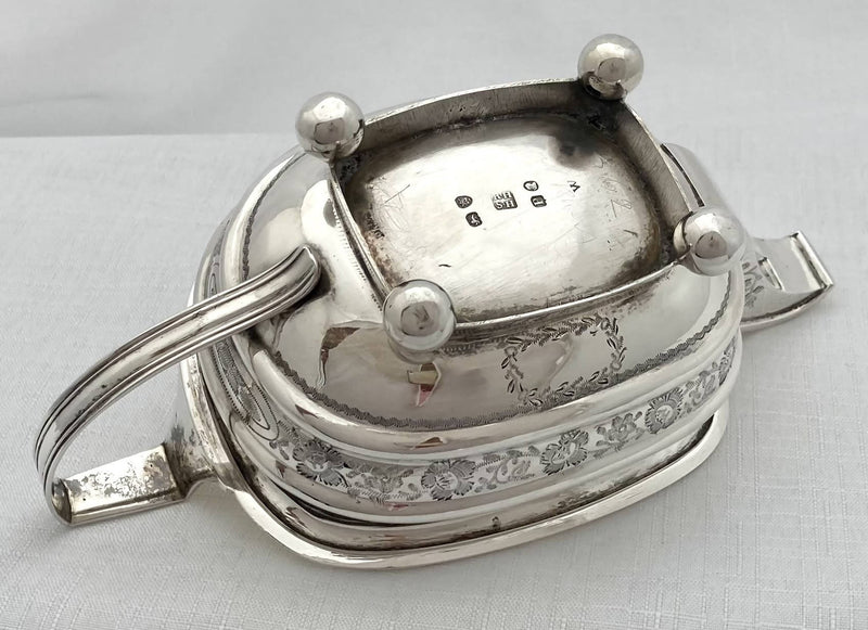 Georgian, George III, silver tea service. London 1810 Robert Hennell I & Samuel Hennell. 33 troy ounces.