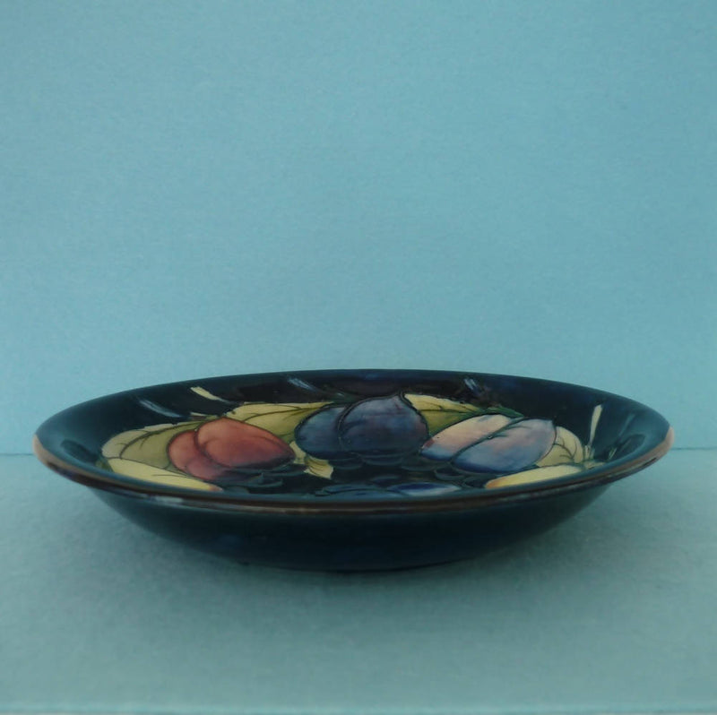 A Moorcroft 7.2" dia Bowl. Wisteria Design c1920's by William Moorcroft.