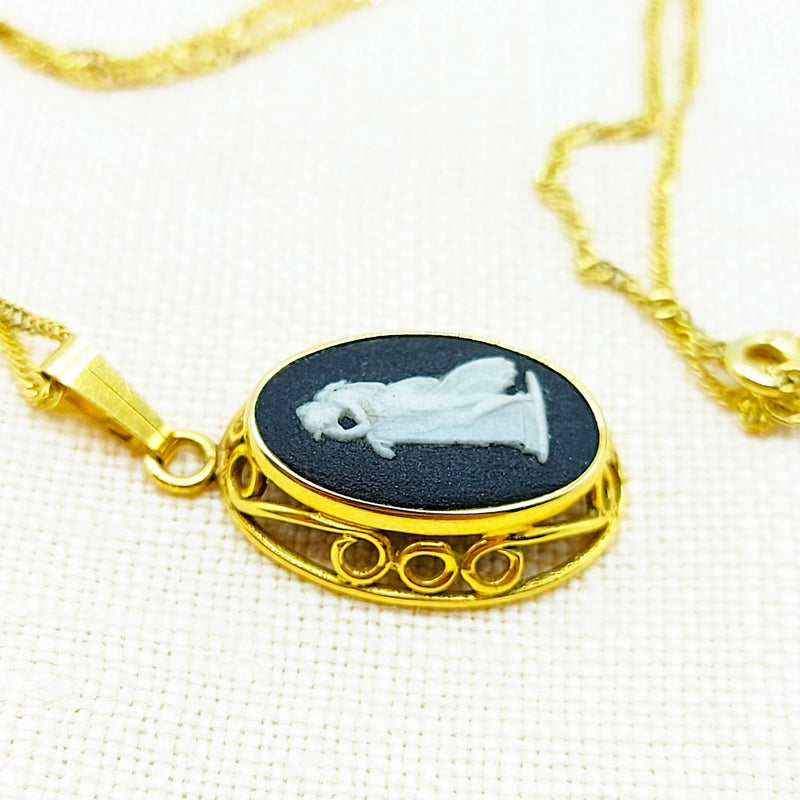 9ct Gold Wedgwood Cameo & Chain