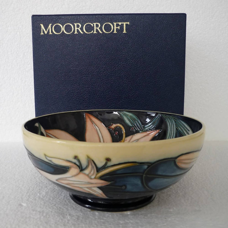 A Moorcroft Bowl in the Pink Damask Pattern by Philip Gibson. Dia 164mm.