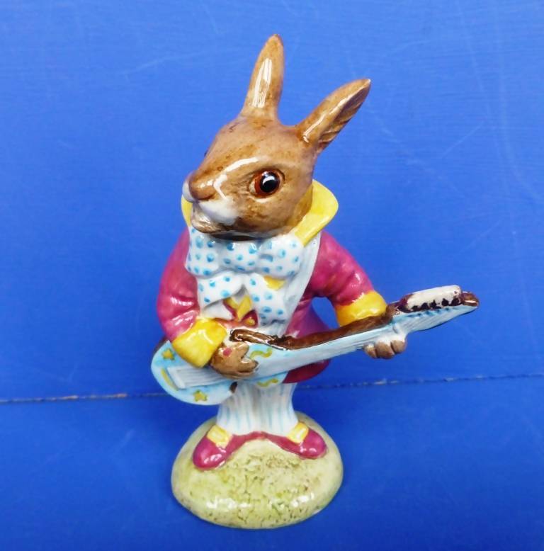 Royal Doulton Bunnykins Figurine - Mr Bunnybeat Strumming DB16