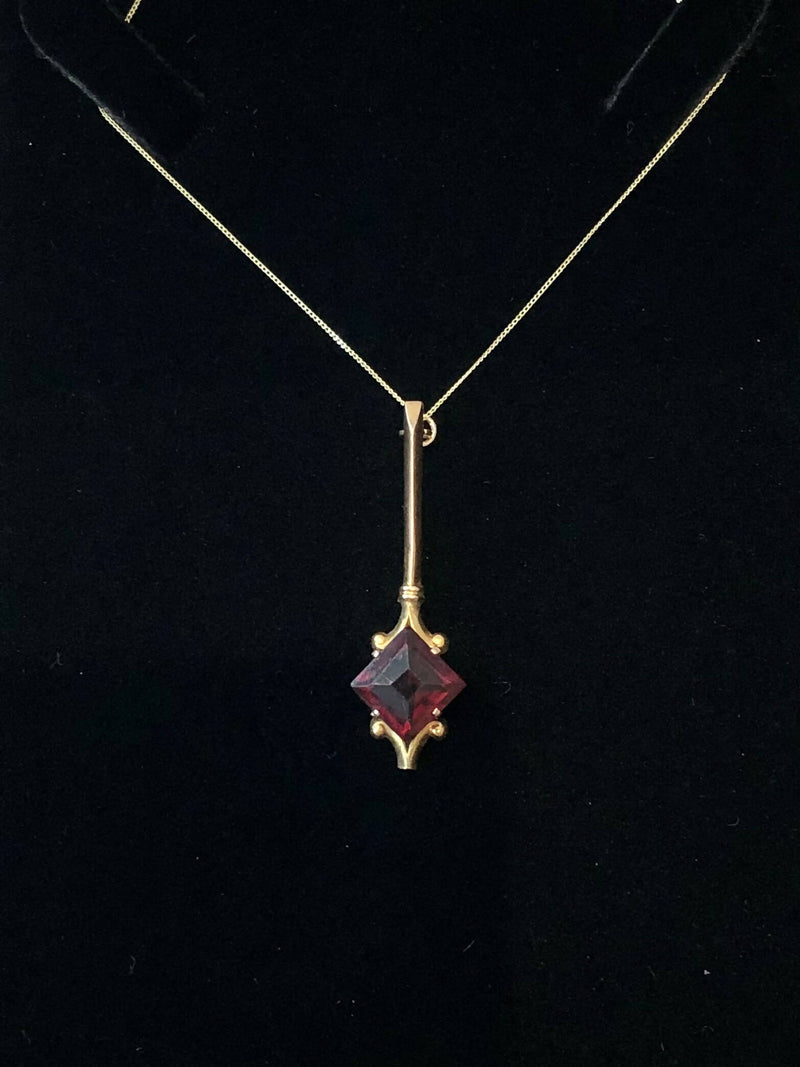 Edwardian Hallmarked 9ct Yellow Gold Almandine Garnet Drop Pendant