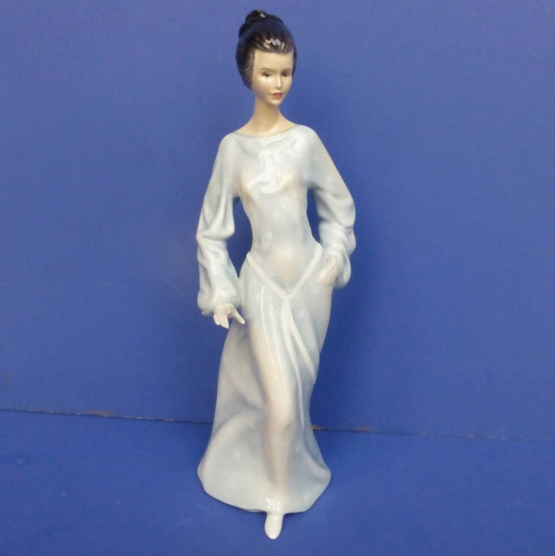 Royal Doulton Haute Ensemble Figurine Boudoir HN2542