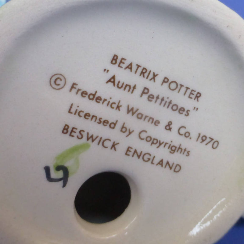 Beswick Beatrix Potter Figurine - Aunt Pettitoes BP3C