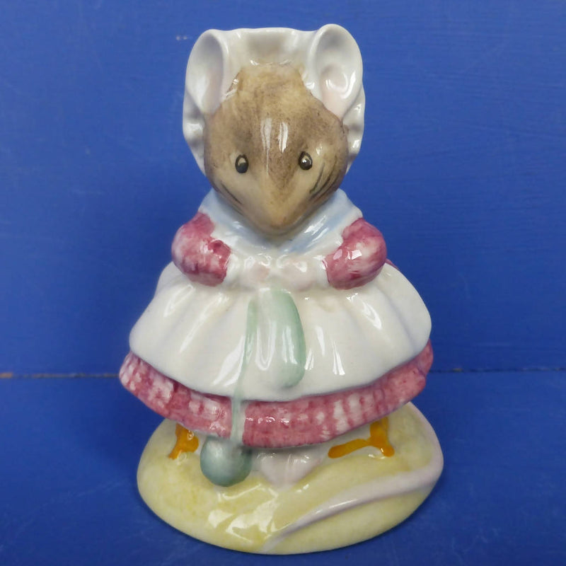 Royal Albert Beatrix Potter Figurine - The Old Woman Who Lived In A Shoe Knitting (Boxed)