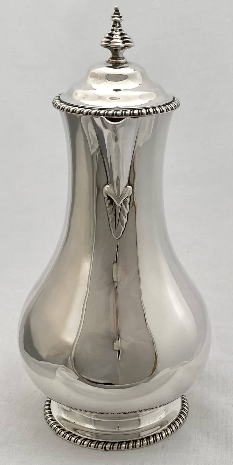 Edwardian Silver Hot Water Jug, London 1907 Holland, Aldwinckle & Slater. 12.6 troy ounces.