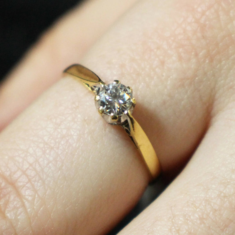 18ct gold .3ct diamond solitaire ring