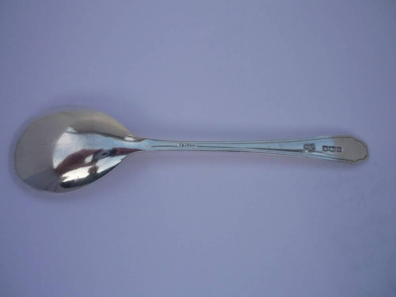 Vintage Sterling Silver Desert Spoon by Goldsmiths & Silversmiths Ltd (130mm 20g)