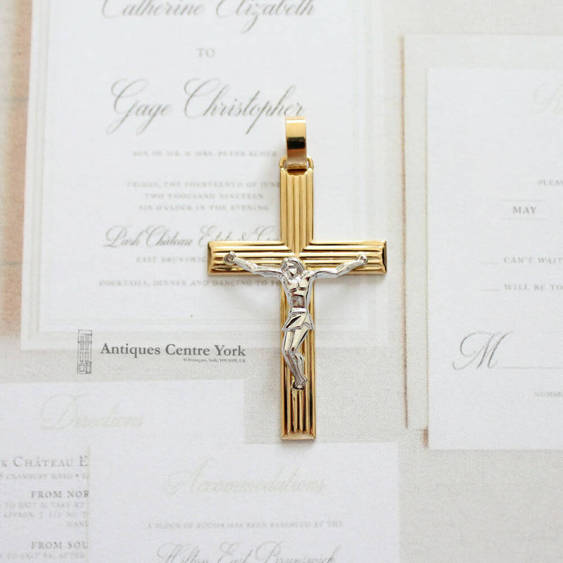 Vintage 18ct Gold Crucifix