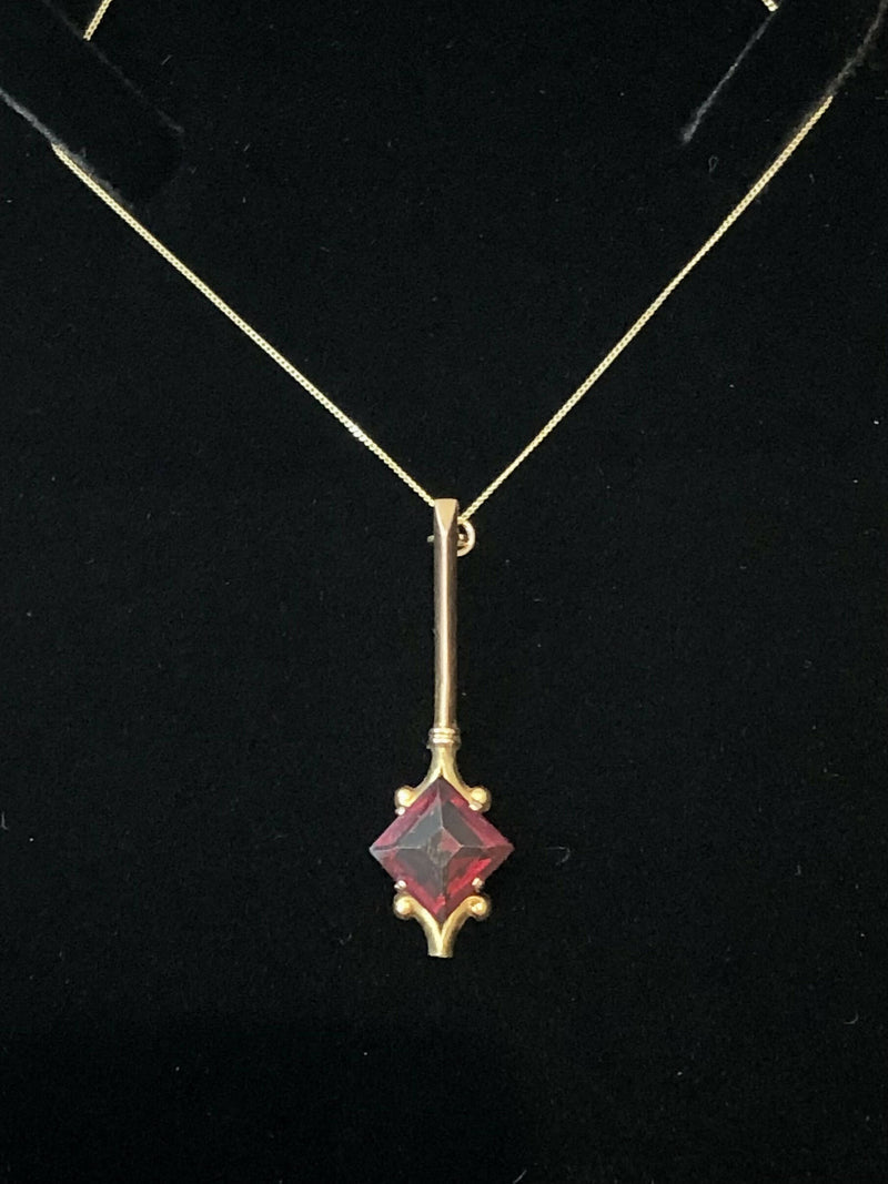 Edwardian Hallmarked 9ct Yellow Gold Almandine Garnet Drop Pendant