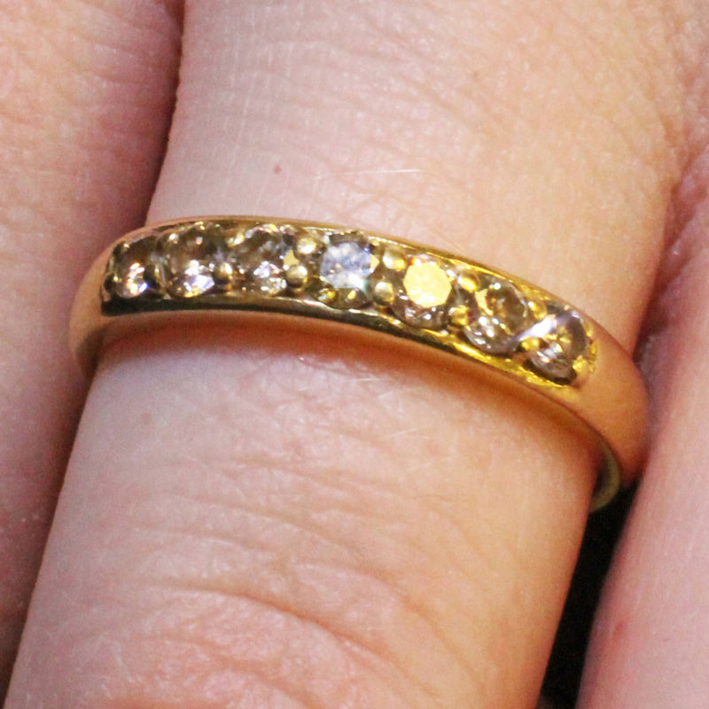 18ct gold diamond seven stone ring, size M½
