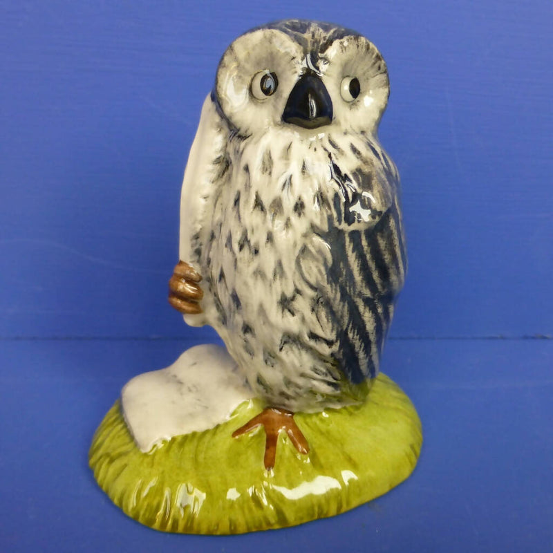 Royal Doulton Winnie The Pooh Figurine - Wol Signs The Rissolution WP17 (Boxed)