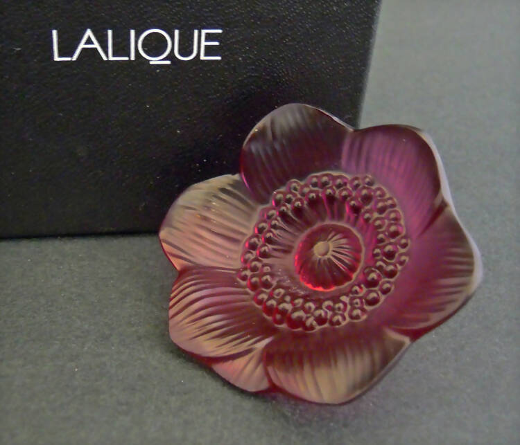 New Lalique: Red anemone sculpture