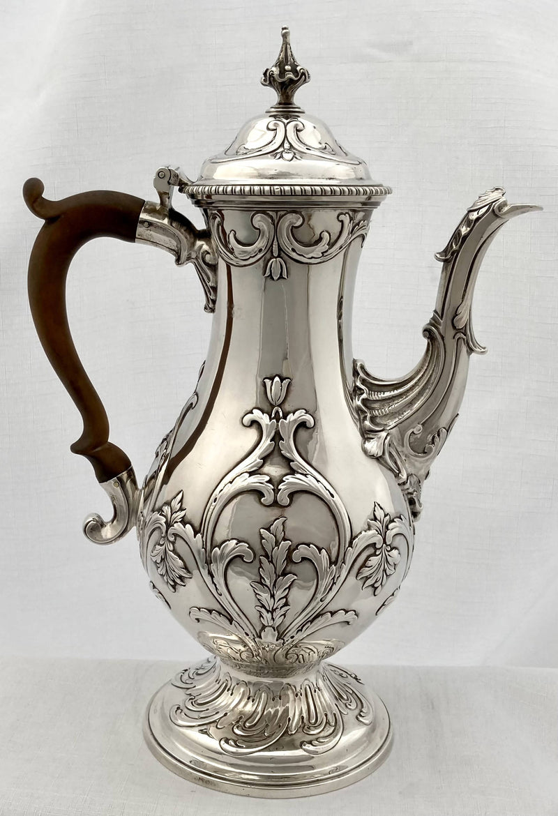 Georgian, George III, Silver Coffee Pot. London 1774 Charles Wright. 31.8 troy ounces.