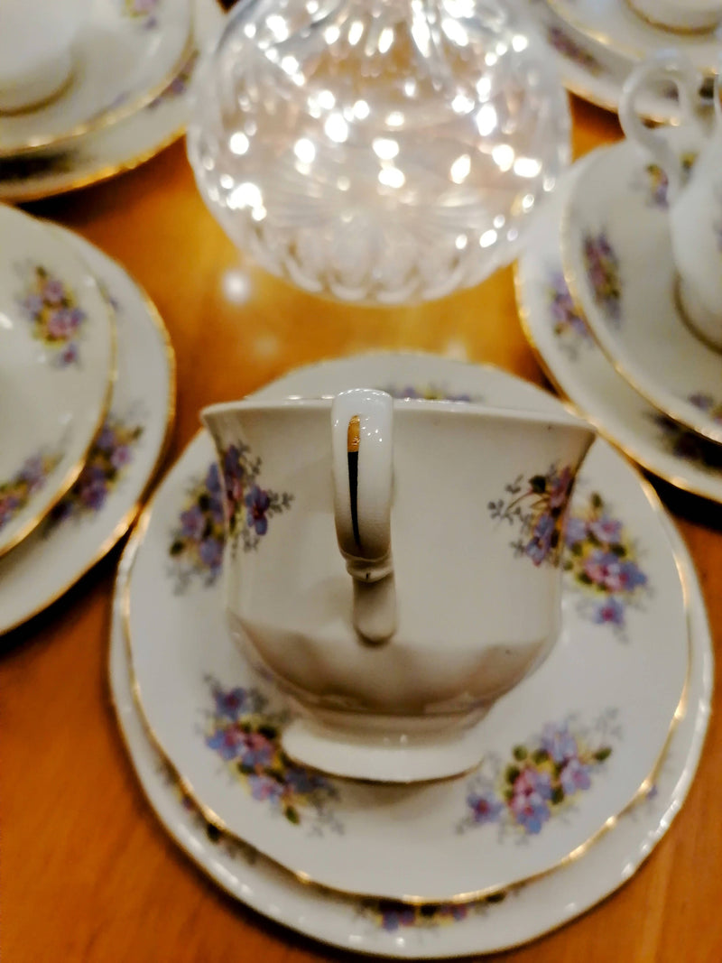 Vintage 18 Piece Gainsborough Tea Set