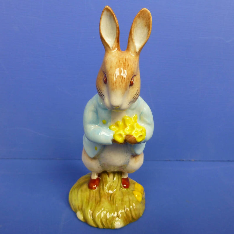 Beswick Beatrix Potter Figurine - Peter With Daffodils BP10B