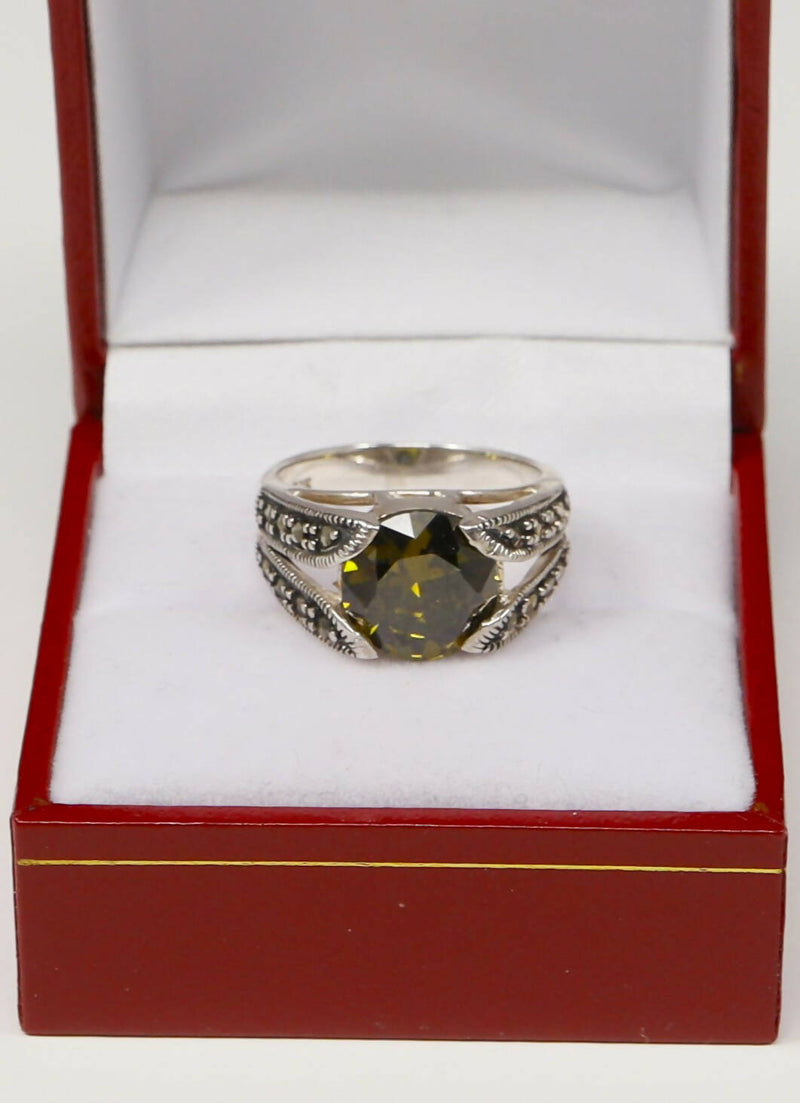 Vintage Sterling Silver Green Crystal & Marcasite Ring