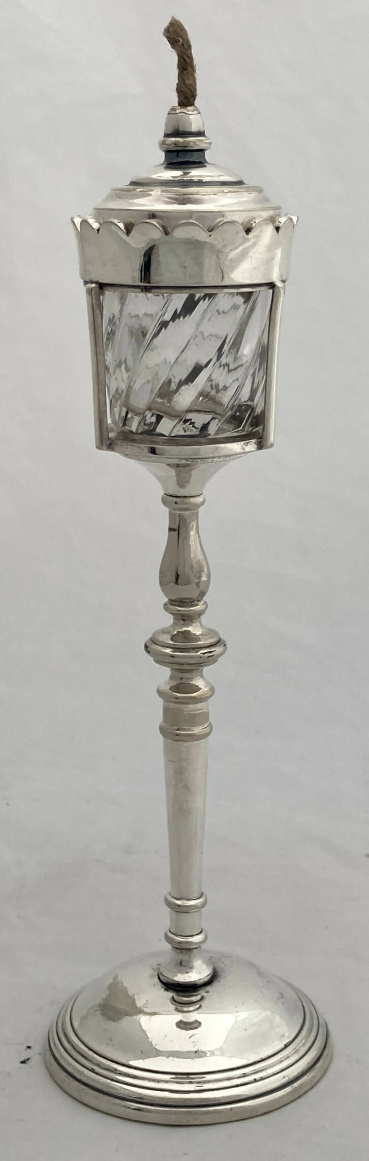 Edwardian Silver Plated Lamp Post Table Lighter. Barker Brothers, Birmingham.