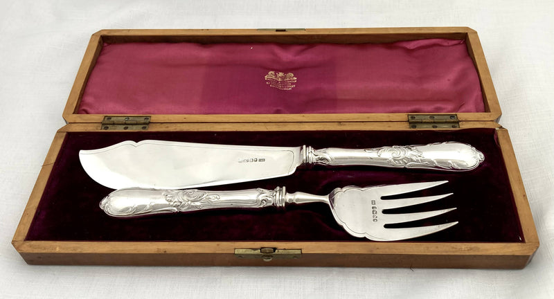 Victorian Walnut Cased Set of Silver Fish Servers. Sheffield 1881 Harrison Brothers & Howson.