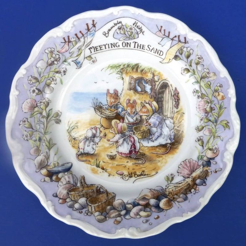 Royal Doulton Brambly Hedge Sea Story Plate (Full Size) - Meeting On The Sands (Boxed)