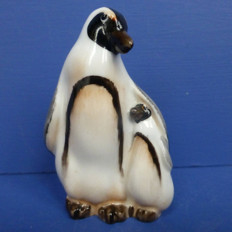 Royal Doulton Penguin With Chick Under Wing K20