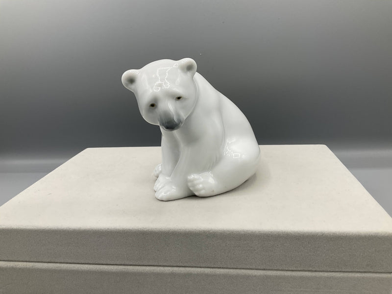 Lladro polar bear